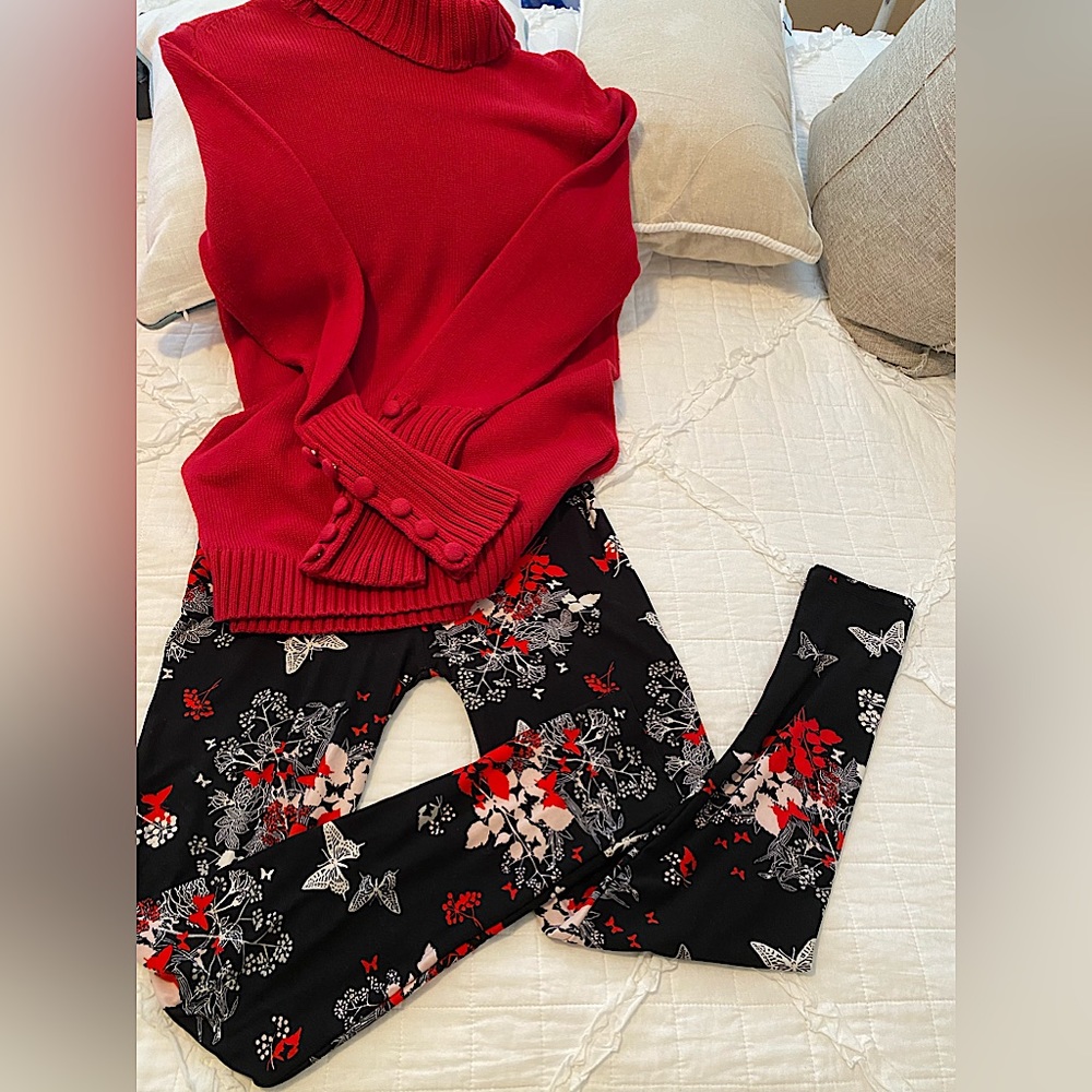 Stunning Red Sweater!